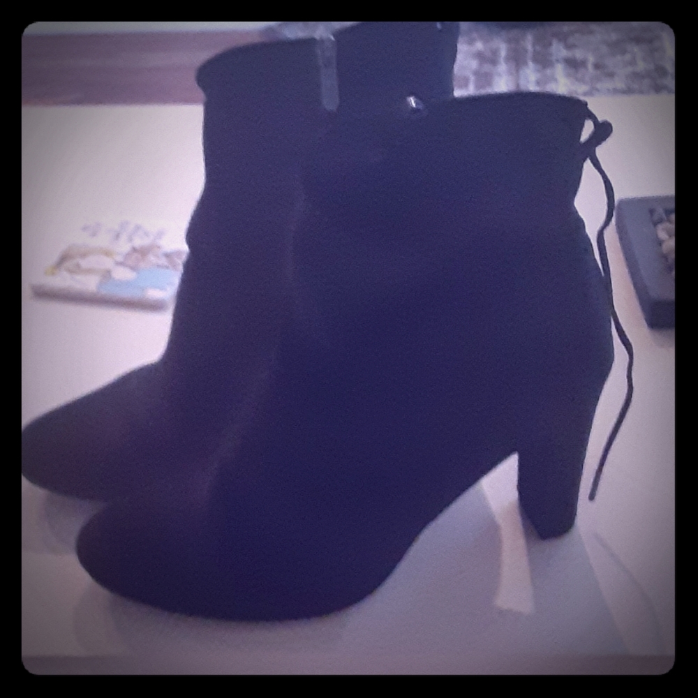 Libby Edelman Justine boots size 11